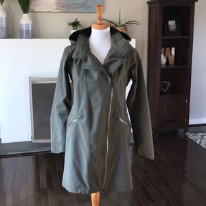 ATHLETA trench coat / rain jacket